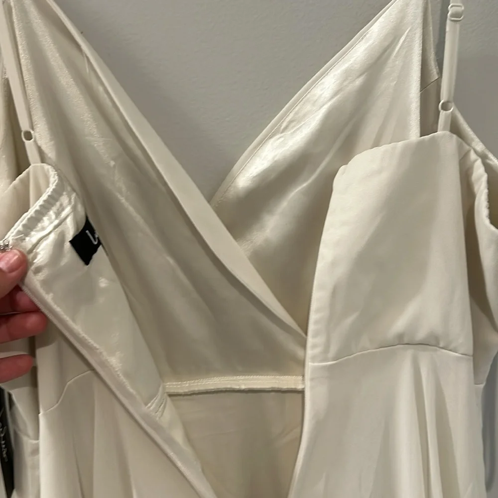 NWT Lulus soft white gown xl - Picture 6 of 15